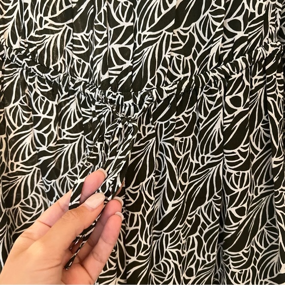 Off the shoulder green & white Express romper, size M - Picture 5 of 5